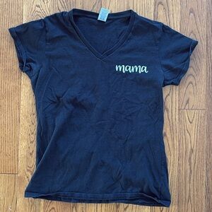 “‘mama” T-shirt Size Medium